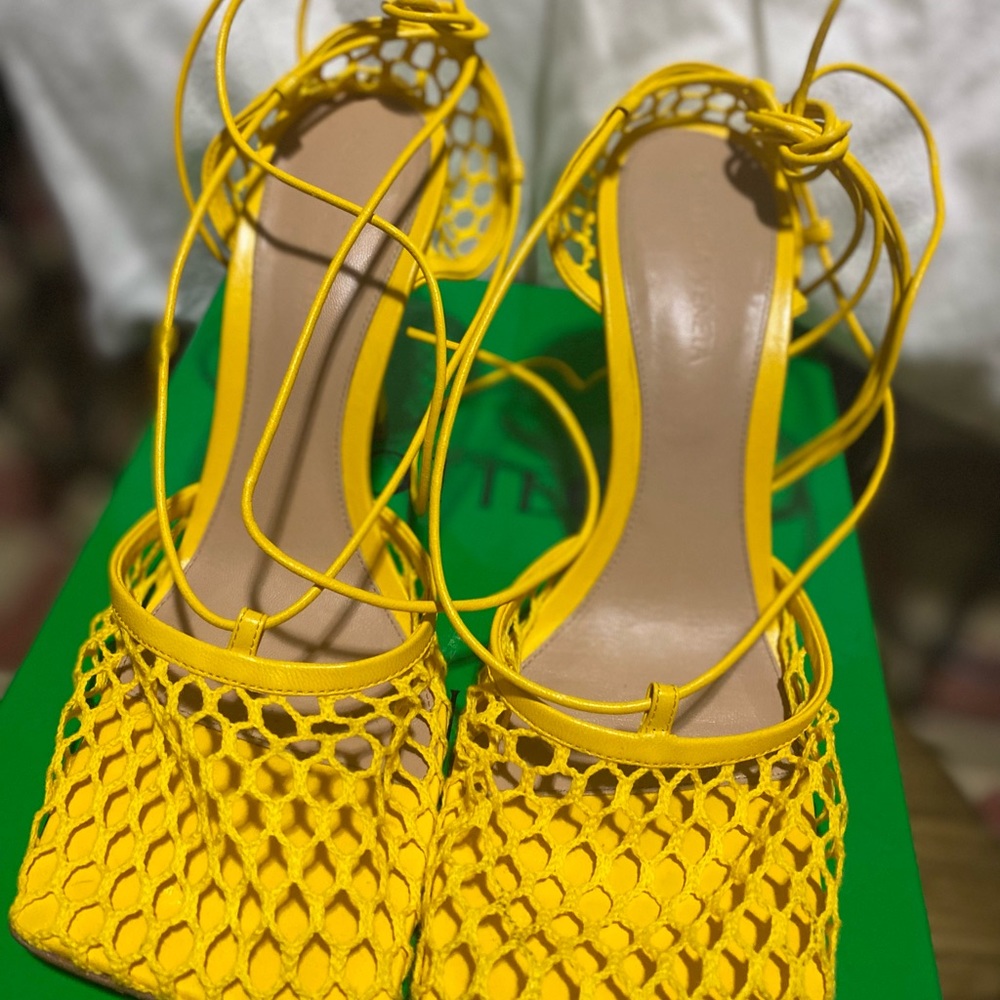 Bottega Veneta - Mesh Stretch Sandals - Picture 2 of 10